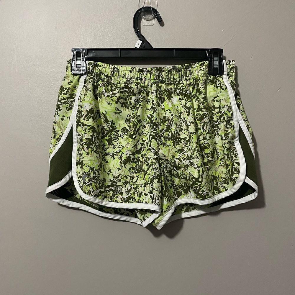 Under Armour shorts size S